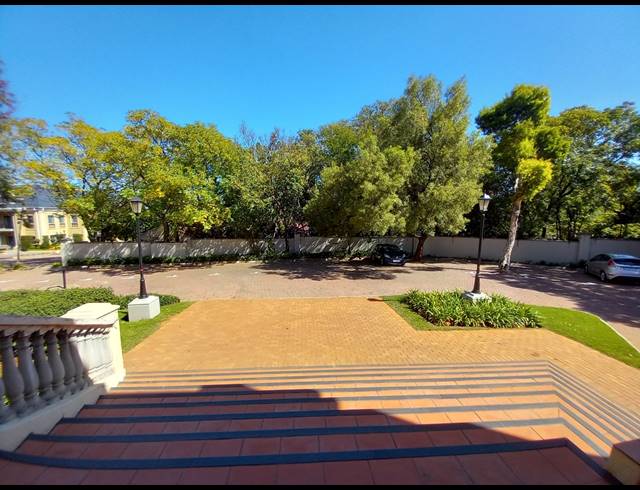 702M² OFFICE TO LET IN BRYANSTON